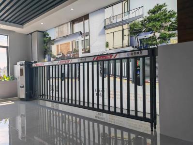 超級柵欄門（桿長8米，高1.6米）